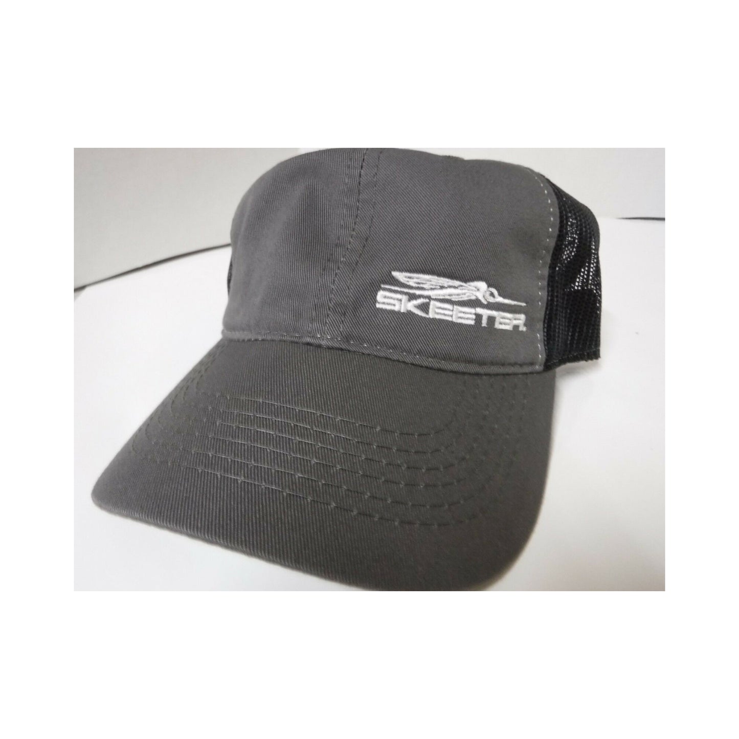 New Authentic Skeeter Richardson Hat  Charcoal/ Black Mesh/ White Skeeter Bug