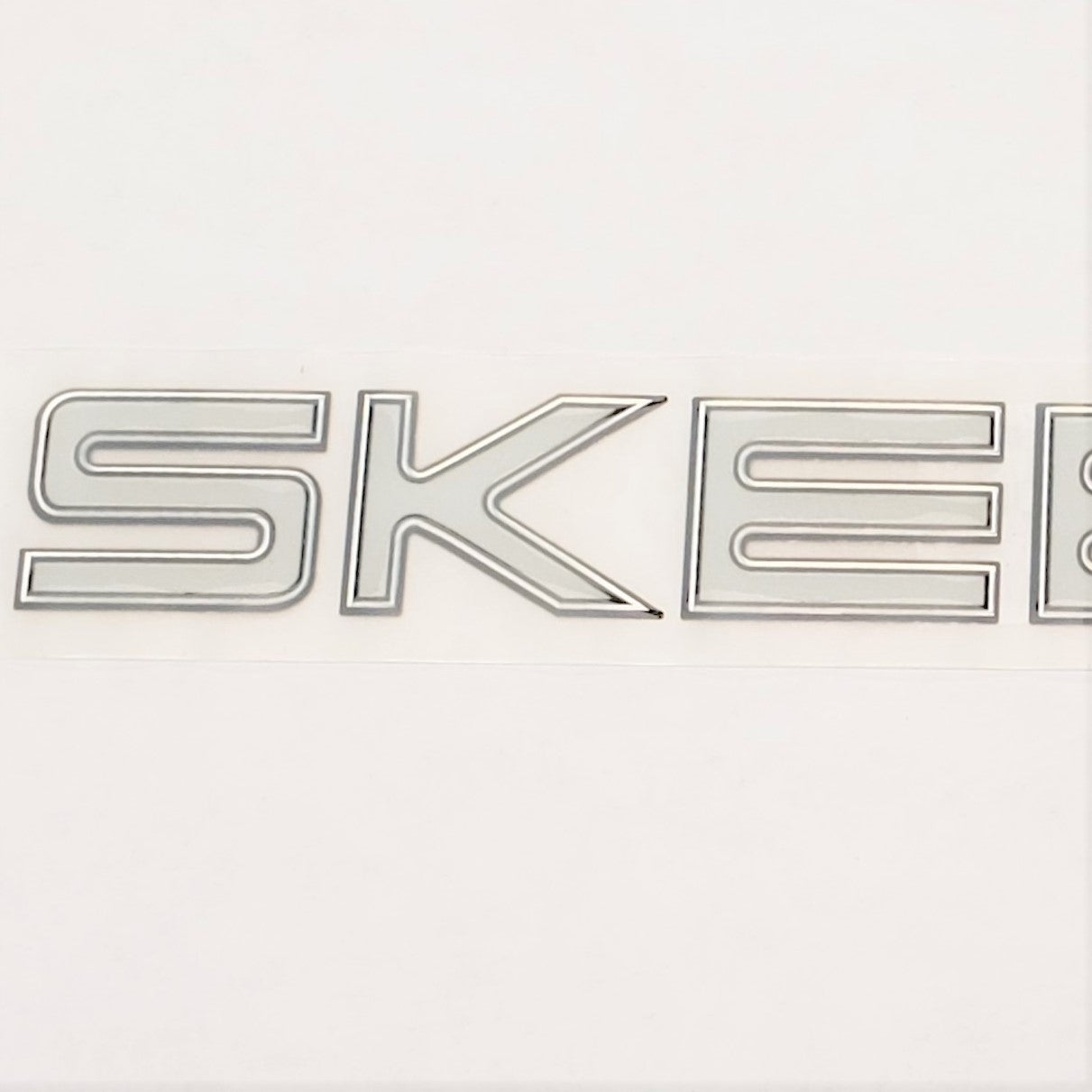 New Authentic Skeeter Emblem White 23"